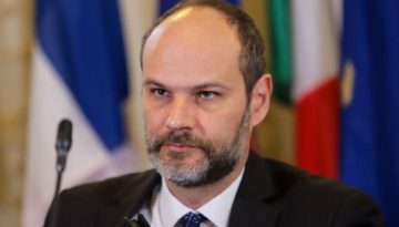 Γκρίνια στην ΕΛΑΣ του Τσίπρα για τον Κουτεντάκη: Η κριτική για το αναπάντητο κείμενο Πιερρακάκη και για τα τηλεοπτικά παράθυρα