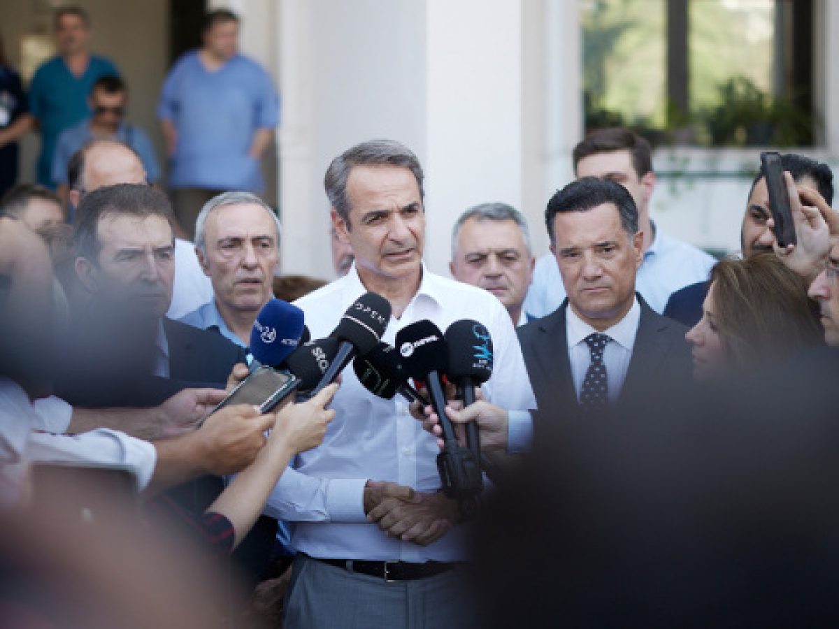 «Οι δράστες θα αντιμετωπιστούν ως εγκληματίες»: Στο Ιπποκράτειο Θεσσαλονίκης ο Μητσοτάκης, επισκέφθηκε τους τραυματίες της βομβιστικής επίθεσης