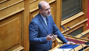 Έτοιμος από καιρό εμφανίστηκε ο Μαρκόπουλος – Με το “καλημέρα” μπήκε στα δύσκολα