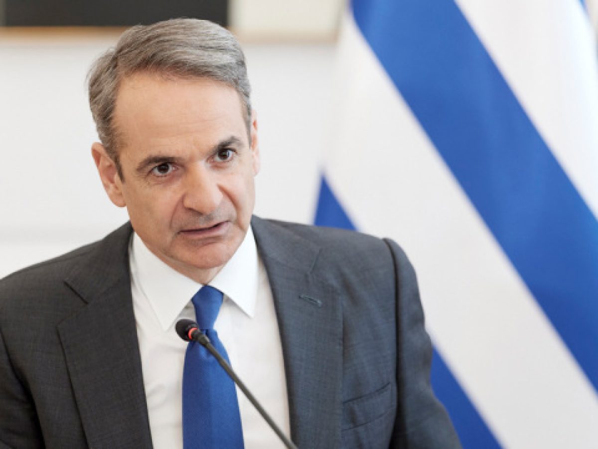 &Mu;&eta;&tau;&sigma;&omicron;&tau;ά&kappa;&eta;&sigmaf; &gamma;&iota;&alpha; &tau;&alpha; 34 &chi;&rho;ό&nu;&iota;&alpha; &alpha;&pi;ό &tau;&eta; &delta;&omicron;&lambda;&omicron;&phi;&omicron;&nu;ί&alpha; &Alpha;&xi;&alpha;&rho;&lambda;&iota;ά&nu;: &laquo;&Eta; &Delta;&eta;&mu;&omicron;&kappa;&rho;&alpha;&tau;ί&alpha; &pi;ά&nu;&tau;&alpha; &nu;&iota;&kappa;ά &tau;&omicron; &mu;ί&sigma;&omicron;&sigmaf; &kappa;&alpha;&iota; &tau;&eta; &beta;ί&alpha;&raquo;