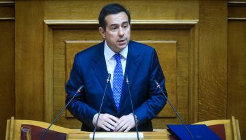 Ο Μηταράκης επιστρέφει στη θέση του κοινοβουλευτικού εκπροσώπου της ΝΔ