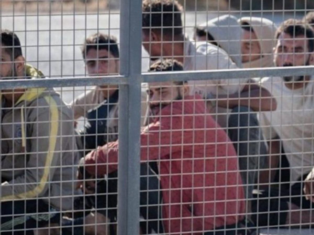 Μεταναστευτικό: Μειώθηκαν κατά 27% οι παράνομες αφίξεις – Άλμα στις απελάσεις