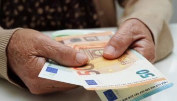 Ψηφίζονται σήμερα στη Βουλή οι νέες ρυθμίσεις για τις συντάξεις χηρείας