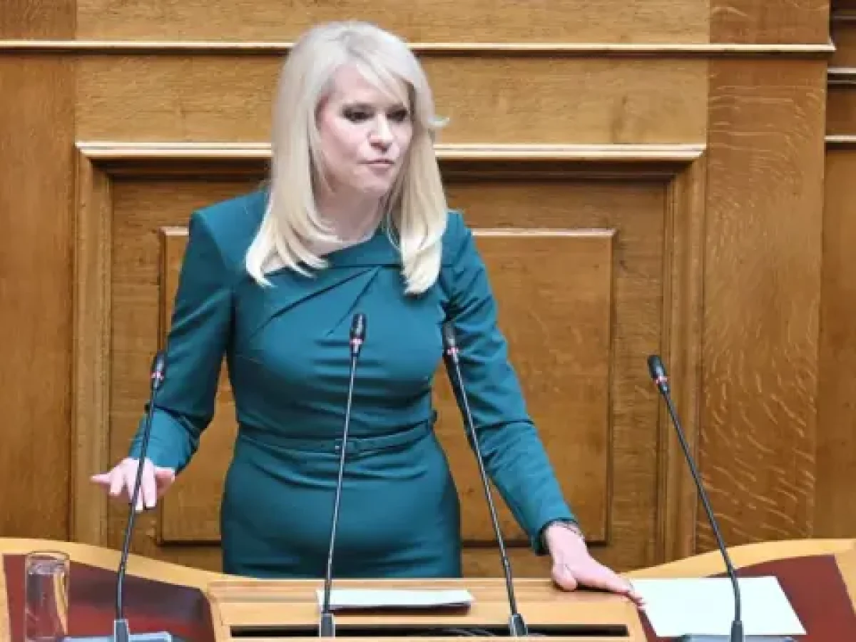 Η Τζάκρη που αποτελεί persona non grata στο εσωτερικό του ΠΑΣΟΚ και η βουλευτής του Κασσελάκη που ετοιμάζεται να αποχωρήσει