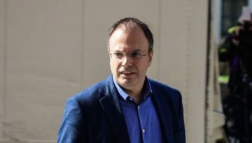 Οι αποστάσεις Θεοχαρόπουλου από Φάμελλο, οι σκέψεις για το κόμμα Τσίπρα και η απόφαση για παραμονή στον ΣΥΡΙΖΑ