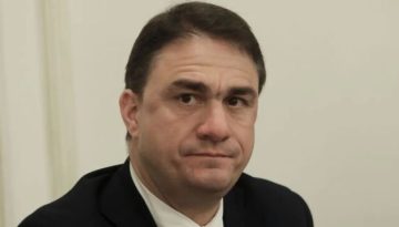 Τσουκαλάς για τις εμπρηστικές επιθέσεις στα σπίτια στελεχών της ΝΔ στη Θεσσαλονίκη: “Αποτρόπαιο έγκλημα, δεν χωράει η βία στη δημοκρατία”