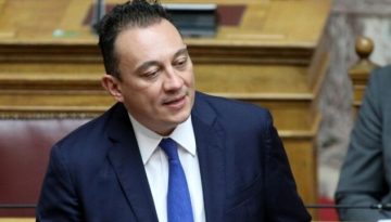 Συνάντηση ουσίας και όχι εντυπώσεων και χειραψιών του Κωνσταντίνου Βλάση με ανθρώπους της Εκπαίδευσης – Η κίνηση που κέρδισε τους πάντες