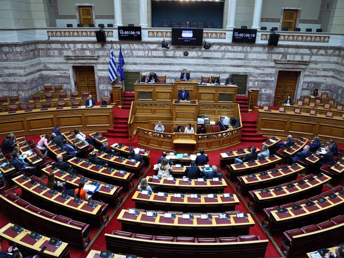 Μπρα ντε φερ για τα «λεφτόδεντρα» – Στο επίκεντρο της πολιτικής διαμάχης το κόστος των προγραμμάτων – ΤΑ ΝΕΑ