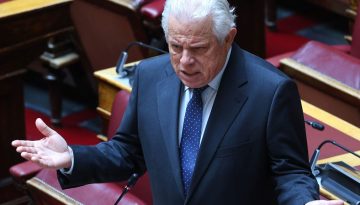 Ερώτηση Γ. Βλάχου σε Μητσοτάκη και Παπασταύρου για τα «σπιτάκια» ανακύκλωσης