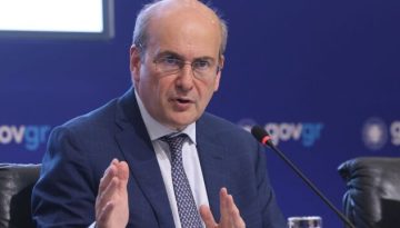 Χατζηδάκης για εμπρηστικές επιθέσεις στη Θεσσαλονίκη: “Όταν οι δράστες είναι ακροαριστεροί εμφανίζονται θεωρίες περί προβοκάτσιας – Προκλητικές οι αντιδράσεις της Αριστεράς” (Βίντεο)