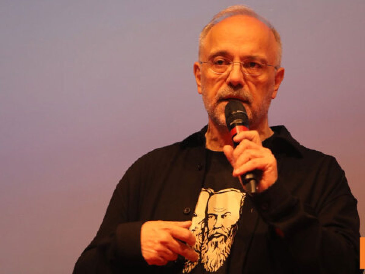 &Nu;έ&alpha; &kappa;&alpha;&rho;&phi;&iota;ά &Alpha;&upsilon;&gamma;&epsilon;&rho;&iota;&nu;&omicron;ύ &gamma;&iota;&alpha; &tau;&eta;&nu; &Kappa;&alpha;&rho;&upsilon;&sigma;&tau;&iota;&alpha;&nu;&omicron;ύ: Kά&pi;&omicron;&iota;&omicron;&iota; &omicron;&nu;&epsilon;&iota;&rho;&epsilon;ύ&omicron;&nu;&tau;&alpha;&iota; &beta;&omicron;&upsilon;&lambda;&epsilon;&upsilon;&tau;&iota;&kappa;ά έ&delta;&rho;&alpha;&nu;&alpha; &kappa;&alpha;&iota; &sigma;&upsilon;&nu;&omega;&mu;&omicron;&sigma;ί&epsilon;&sigmaf;, &eta; &delta;&eta;&mu;&omicron;&kappa;&rho;&alpha;&tau;ί&alpha; &theta;&alpha; &tau;&omicron;&upsilon;&sigmaf; &chi;&alpha;&lambda;ά&sigma;&epsilon;&iota; &tau;&omicron; ό&nu;&epsilon;&iota;&rho;&omicron;