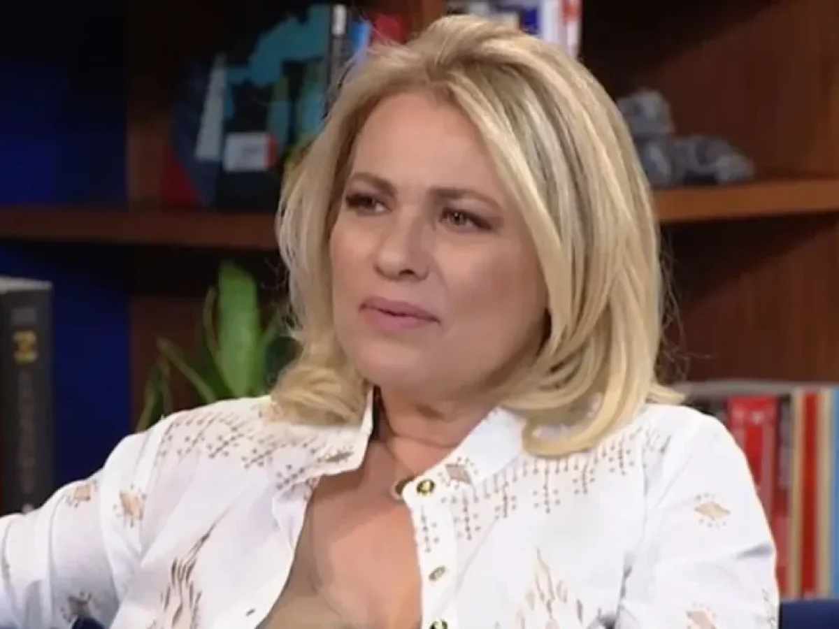 &Omicron;&iota; &kappa;ό&rho;&epsilon;&sigmaf; &tau;&eta;&sigmaf; &Alpha;&rho;&epsilon;&tau;ή&sigmaf;: &laquo;Ό&lambda;&alpha; &gamma;&iota;&alpha; &tau;&eta;&nu; Ά&nu;&nu;&alpha;&raquo; &Eta; &mu;&omicron;&iota;&rho;&alpha;ί&alpha; &sigma;&upsilon;&nu;ά&nu;&tau;&eta;&sigma;&eta; ⋆ Candianews.gr