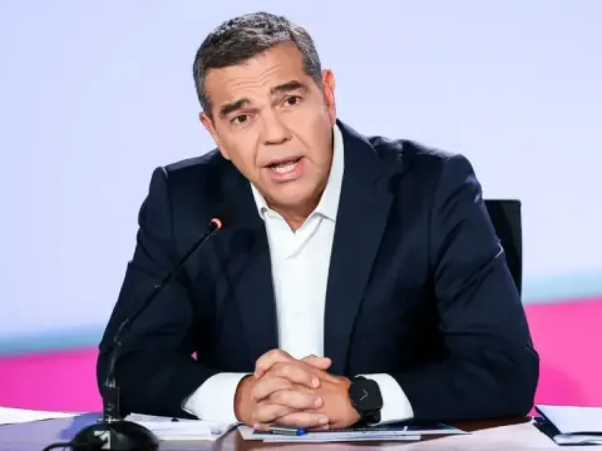 &Alpha;&lambda;έ&xi;&eta;&sigmaf; &Tau;&sigma;ί&pi;&rho;&alpha;&sigmaf;: &Alpha;&kappa;ό&mu;&eta; &sigma;&tau;&omicron; &ldquo;&pi;&epsilon;&rho;ί&mu;&epsilon;&nu;&epsilon;&rdquo; &omicron;&iota; &pi;&rho;ώ&eta;&nu; &tau;&omicron;&upsilon; &Sigma;&Upsilon;&Rho;&Iota;&Zeta;&Alpha; &ndash; &Kappa;&lambda;&epsilon;&iota;&sigma;&tau;ά &tau;&alpha; &chi;&alpha;&rho;&tau;&iota;ά &tau;&eta;&sigmaf; &Alpha;&mu;&alpha;&lambda;ί&alpha;&sigmaf;, &pi;&omicron;&iota;&omicron;&iota; &pi;&epsilon;&rho;&iota;&mu;έ&nu;&omicron;&upsilon;&nu; &tau;&omicron; &ldquo;&nu;&epsilon;ύ&mu;&alpha;&rdquo; &gamma;&iota;&alpha; &tau;&eta;&nu; &Epsilon;&Lambda;&Alpha;&Sigma; (&Omicron;&nu;ό&mu;&alpha;&tau;&alpha;)