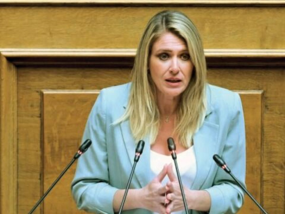 Ά&nu;&nu;&alpha; &Epsilon;&upsilon;&theta;&upsilon;&mu;ί&omicron;&upsilon;: &ldquo;400 &epsilon;&upsilon;&rho;ώ &sigma;&epsilon; 2,2 &epsilon;&kappa;&alpha;&tau;&omicron;&mu;&mu;ύ&rho;&iota;&alpha; &delta;&iota;&kappa;&alpha;&iota;&omicron;ύ&chi;&omicron;&upsilon;&sigmaf;&rdquo; &ndash; &ldquo;&Alpha;&pi;&alpha;&nu;&tau;ά&mu;&epsilon; &mu;&epsilon; &tau;&omicron; έ&rho;&gamma;&omicron; &kappa;&alpha;&iota; &tau;&eta; &delta;&omicron;&upsilon;&lambda;&epsilon;&iota;ά &mu;&alpha;&sigmaf;&rdquo; (&Beta;ί&nu;&tau;&epsilon;&omicron;)