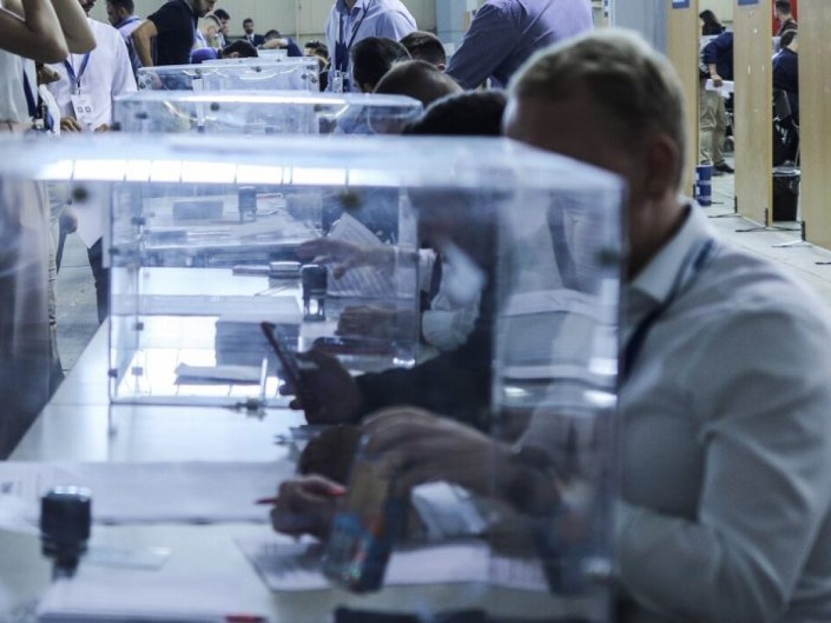 &Delta;&eta;&mu;&omicron;&sigma;&kappa;ό&pi;&eta;&sigma;&eta; Metron Analysis: &Pi;&rho;&omicron;&beta;ά&delta;&iota;&sigma;&mu;&alpha; 14,4 &mu;&omicron;&nu;ά&delta;&omega;&nu; &gamma;&iota;&alpha; &tau;&eta; &Nu;&Delta; &ndash; &Delta;&epsilon;ύ&tau;&epsilon;&rho;&eta; &eta; &Epsilon;&Lambda;.&Alpha;.&Sigma;. &ndash; veteranos |&Epsilon;&theta;&nu;&iota;&kappa;ά &Theta;έ&mu;&alpha;&tau;&alpha;