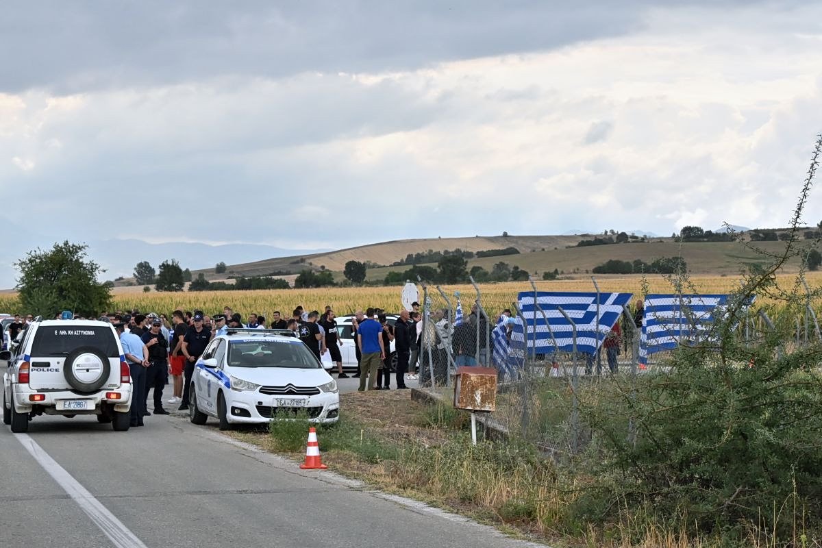 Έ&nu;&alpha; ά&delta;&epsilon;&iota;&omicron; &kappa;&epsilon;&lambda;ί &phi;&upsilon;&lambda;&alpha;&kappa;ή&sigmaf; &mu;&epsilon; &phi;&upsilon;&sigma;&iota;&kappa;ό &phi;&omega;&sigmaf; &nu;&alpha; &epsilon;&iota;&sigma;έ&rho;&chi;&epsilon;&tau;&alpha;&iota; &alpha;&pi;ό &tau;&omicron; &pi;&alpha;&rho;ά&theta;&upsilon;&rho;&omicron;.