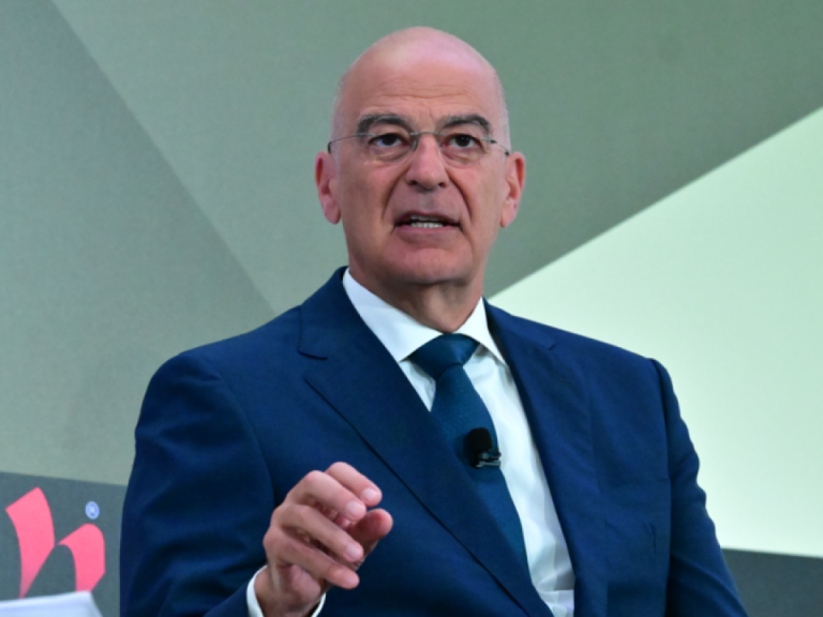 &Sigma;&tau;&omicron; &Kappa;ά&iota;&rho;&omicron; &omicron; &Nu;ί&kappa;&omicron;&sigmaf; &Delta;έ&nu;&delta;&iota;&alpha;&sigmaf; &gamma;&iota;&alpha; &tau;&eta;&nu; &tau;&rho;&iota;&mu;&epsilon;&rho;ή &Epsilon;&lambda;&lambda;ά&delta;&alpha;&sigmaf; &ndash; &Kappa;ύ&pi;&rho;&omicron;&upsilon; &ndash; &Alpha;&iota;&gamma;ύ&pi;&tau;&omicron;&upsilon;