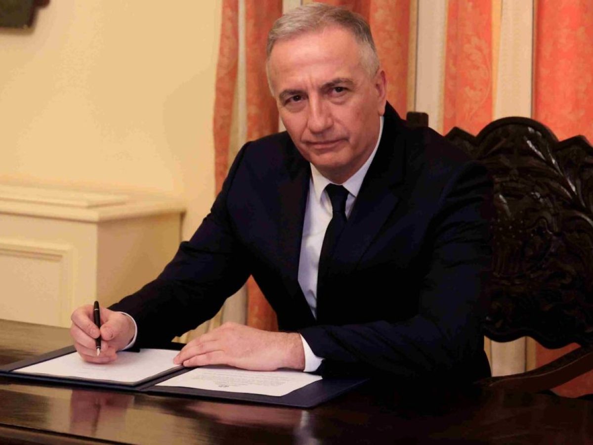 EL &ndash; &Sigma;&tau;. &Kappa;&alpha;&lambda;&alpha;&phi;ά&tau;&eta;&sigmaf;: &Alpha;&pi;ό &tau;&omicron; 2019 έ&omega;&sigmaf; &sigma;ή&mu;&epsilon;&rho;&alpha;, 50.000 &epsilon;&pi;&iota;&pi;&lambda;έ&omicron;&nu; &Mu;&mu;&Epsilon; &kappa;&alpha;&iota; 570.000 &nu;έ&epsilon;&sigmaf; &theta;έ&sigma;&epsilon;&iota;&sigmaf; &epsilon;&rho;&gamma;&alpha;&sigma;ί&alpha;&sigmaf;