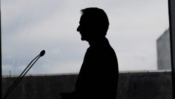 &Mu;&eta;&tau;&sigma;&omicron;&tau;ά&kappa;&eta;&sigmaf; &alpha;&pi;ό &tau;&omicron; &Kappa;&alpha;&sigma;&tau;&epsilon;&lambda;&lambda;ό&rho;&iota;&zeta;&omicron;: &laquo;&Sigma;&tau;&alpha;&theta;&epsilon;&rho;ό&tau;&eta;&tau;&alpha; &delta;&epsilon;&nu; &sigma;&eta;&mu;&alpha;ί&nu;&epsilon;&iota; &upsilon;&pi;&omicron;&chi;&omega;&rho;&eta;&tau;&iota;&kappa;ό&tau;&eta;&tau;&alpha;&raquo; &ndash; The Press Project &ndash; &Epsilon;&iota;&delta;ή&sigma;&epsilon;&iota;&sigmaf;, &Alpha;&nu;&alpha;&lambda;ύ&sigma;&epsilon;&iota;&sigmaf;, &Rho;&alpha;&delta;&iota;ό&phi;&omega;&nu;&omicron;, &Tau;&eta;&lambda;&epsilon;ό&rho;&alpha;&sigma;&eta;
