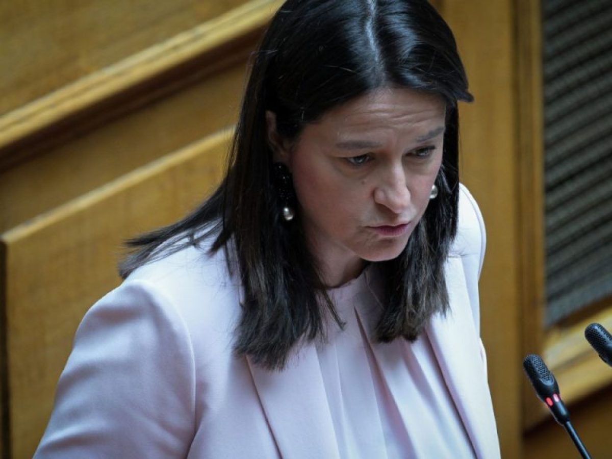 &Kappa;&epsilon;&rho;&alpha;&mu;έ&omega;&sigmaf; &gamma;&iota;&alpha; &epsilon;&pi;ί&delta;&omicron;&mu;&alpha; &alpha;&nu;&epsilon;&rho;&gamma;ί&alpha;&sigmaf;: &laquo;Έ&nu;&alpha; &theta;έ&mu;&alpha; &lambda;ή&xi;&alpha;&nu;&raquo;