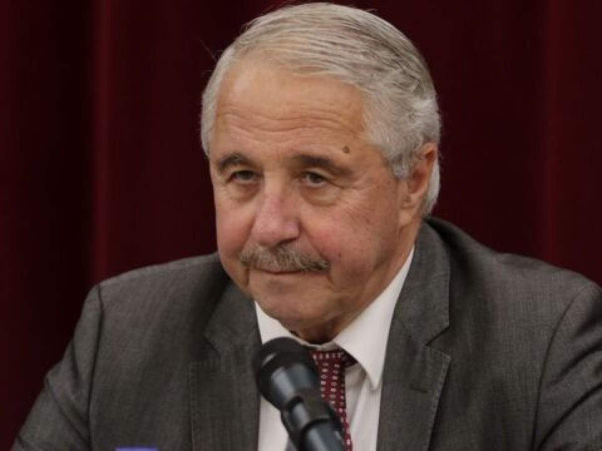 &Gamma;&iota;ά&nu;&nu;&eta;&sigmaf; &Mu;&alpha;&nu;&iota;ά&tau;&eta;&sigmaf; &sigma;&tau;&alpha; &Pi;&alpha;&rho;&alpha;&pi;&omicron;&lambda;&iota;&tau;&iota;&kappa;ά 90,1: &Delta;&iota;&alpha;&pi;&iota;&sigma;&tau;&omega;&mu;έ&nu;&omicron;&iota; 32 &pi;&iota;&theta;&alpha;&nu;&omicron;ί &sigma;&tau;ό&chi;&omicron;&iota; &kappa;&omicron;&iota;&tau;&alpha;&sigma;&mu;ά&tau;&omega;&nu; &phi;&upsilon;&sigma;&iota;&kappa;&omicron;ύ &alpha;&epsilon;&rho;ί&omicron;&upsilon; &alpha;&pi;ό &tau;&omicron; &Iota;ό&nu;&iota;&omicron; &omega;&sigmaf; &tau;&eta;&nu; &Kappa;&rho;ή&tau;&eta;