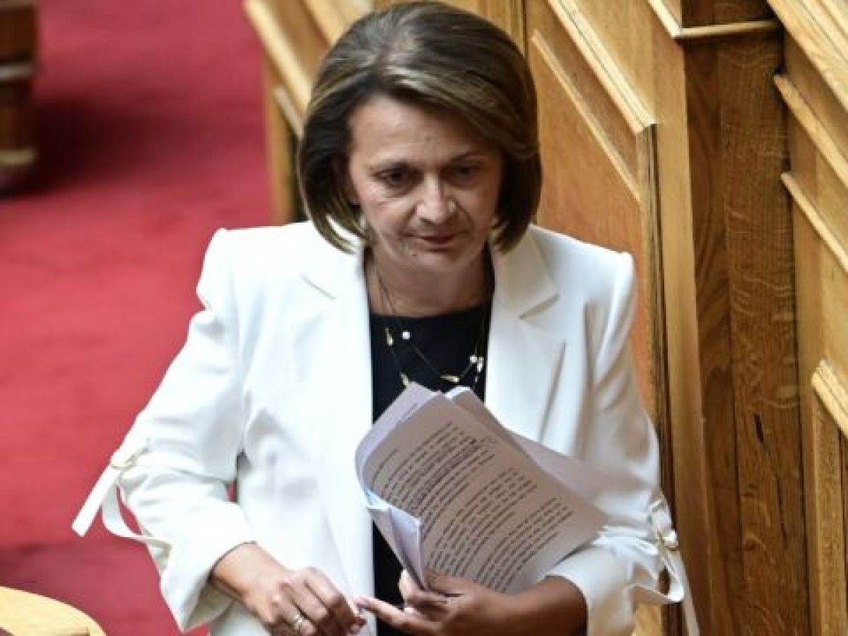 &Eta; &Mu;&alpha;&rho;ί&nu;&alpha; &Chi;&rho;&upsilon;&sigma;&omicron;&beta;&epsilon;&lambda;ώ&nu;&eta; &ldquo;&epsilon;&pi;&iota;&sigma;&tau;&rho;έ&phi;&epsilon;&iota;&rdquo; &sigma;&tau;&omicron; &psi;&eta;&phi;&omicron;&delta;έ&lambda;&tau;&iota;&omicron; &tau;&omicron;&upsilon; &Sigma;&Upsilon;&Rho;&Iota;&Zeta;&Alpha; &sigma;&tau;&eta;&nu; &Mu;&alpha;&gamma;&nu;&eta;&sigma;ί&alpha;