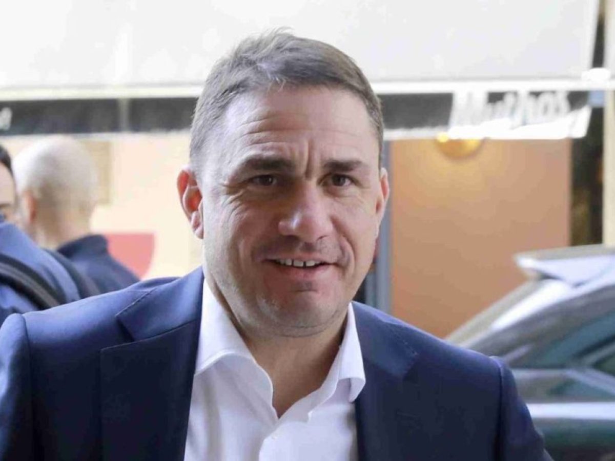 EL &ndash; &Kappa;. &Tau;&sigma;&omicron;&upsilon;&kappa;&alpha;&lambda;ά&sigmaf;: &ldquo;&Eta; &kappa;&upsilon;&beta;έ&rho;&nu;&eta;&sigma;&eta; &tau;&eta;&sigmaf; &Nu;&Delta; &theta;έ&lambda;&epsilon;&iota; &delta;ύ&omicron; &Epsilon;&lambda;&lambda;ά&delta;&epsilon;&sigmaf; &ndash; &Epsilon;&mu;&epsilon;ί&sigmaf; &theta;έ&lambda;&omicron;&upsilon;&mu;&epsilon; &mu;&iota;&alpha; &Epsilon;&lambda;&lambda;ά&delta;&alpha; &pi;&omicron;&upsilon; &nu;&alpha; &tau;&omicron;&upsilon;&sigmaf; &chi;&omega;&rho;ά ό&lambda;&omicron;&upsilon;&sigmaf;&rdquo;