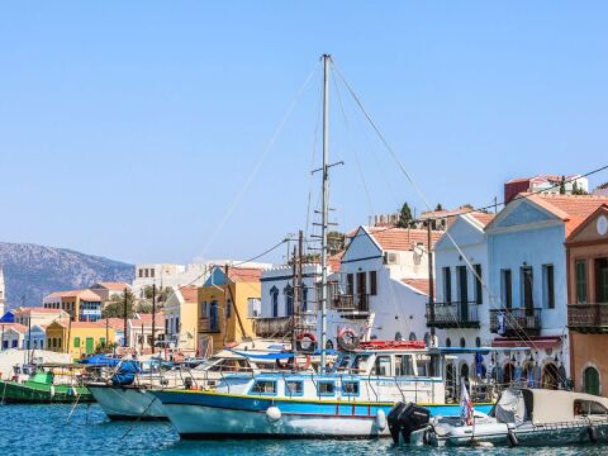 &Beta;&omicron;&upsilon;&lambda;ή: &Mu;&epsilon; έ&xi;&omicron;&delta;&alpha; &tau;&omicron;&upsilon; &Kappa;&omicron;&iota;&nu;&omicron;&beta;&omicron;&upsilon;&lambda;ί&omicron;&upsilon; &eta; &epsilon;&pi;&iota;&sigma;&kappa;&epsilon;&upsilon;ή &delta;ύ&omicron; &sigma;&pi;&iota;&tau;&iota;ώ&nu; &sigma;&tau;&omicron; &Kappa;&alpha;&sigma;&tau;&epsilon;&lambda;ό&rho;&iota;&zeta;&omicron; &ndash; &Theta;&alpha; &mu;&epsilon;ί&nu;&omicron;&upsilon;&nu; &epsilon;&kappa;&epsilon;ί &gamma;&iota;&alpha;&tau;&rho;&omicron;ί &kappa;&alpha;&iota; &delta;ά&sigma;&kappa;&alpha;&lambda;&omicron;&iota;