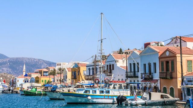 vouli-eksoda-spitia-kastelorizo