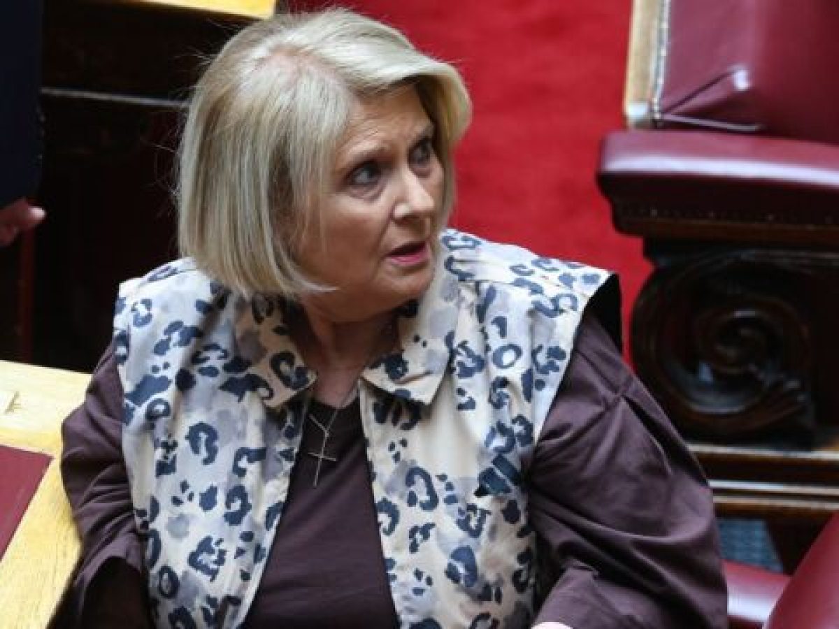 &Beta;&omicron;ύ&lambda;&tau;&epsilon;&psi;&eta; &sigma;&tau;&alpha; &Pi;&alpha;&rho;&alpha;&pi;&omicron;&lambda;&iota;&tau;&iota;&kappa;ά 90,1: &ldquo;&Omicron; &Sigma;&alpha;&mu;&alpha;&rho;ά&sigmaf; &kappa;&alpha;&tau;&epsilon;&beta;&alpha;ί&nu;&epsilon;&iota; &sigma;&tau;&eta;&nu; &pi;&omicron;&lambda;&iota;&tau;&iota;&kappa;ή &kappa;&omicron;&nu;ί&sigma;&tau;&rho;&alpha; &kappa;&alpha;&theta;&upsilon;&beta;&rho;ί&zeta;&omicron;&nu;&tau;&alpha;&sigmaf; &Nu;&Delta; &kappa;&alpha;&iota; &Mu;&eta;&tau;&sigma;&omicron;&tau;ά&kappa;&eta;&rdquo;