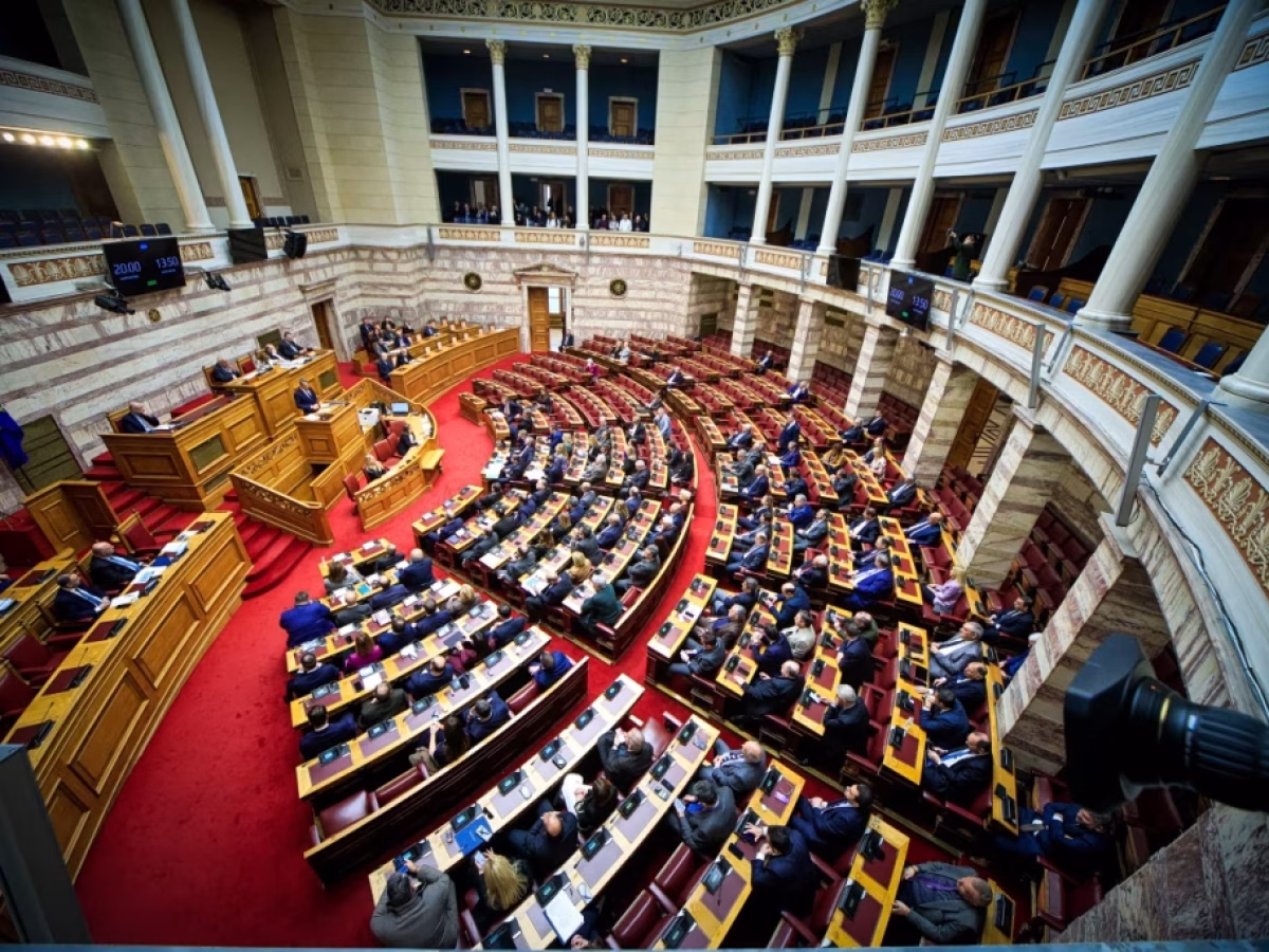 &Kappa;&epsilon;&rho;&alpha;&mu;έ&omega;&sigmaf; &gamma;&iota;&alpha; &kappa;&alpha;&tau;ώ&tau;&alpha;&tau;&omicron; &mu;&iota;&sigma;&theta;ό: &laquo;&Tau;&omicron; &theta;έ&mu;&alpha; &epsilon;ί&nu;&alpha;&iota; &lambda;ή&xi;&alpha;&nu;&raquo; &ndash; &laquo;&Epsilon;&sigma;&omega;&kappa;&omicron;&mu;&mu;&alpha;&tau;&iota;&kappa;ό &xi;&epsilon;&kappa;&alpha;&theta;ά&rho;&iota;&sigma;&mu;&alpha; &lambda;&omicron;&gamma;&alpha;&rho;&iota;&alpha;&sigma;&mu;ώ&nu;&raquo;, &alpha;&pi;&alpha;&nu;&tau;ά &omicron; &Chi;&rho;&eta;&sigma;&tau;ί&delta;&eta;&sigmaf; | in.gr