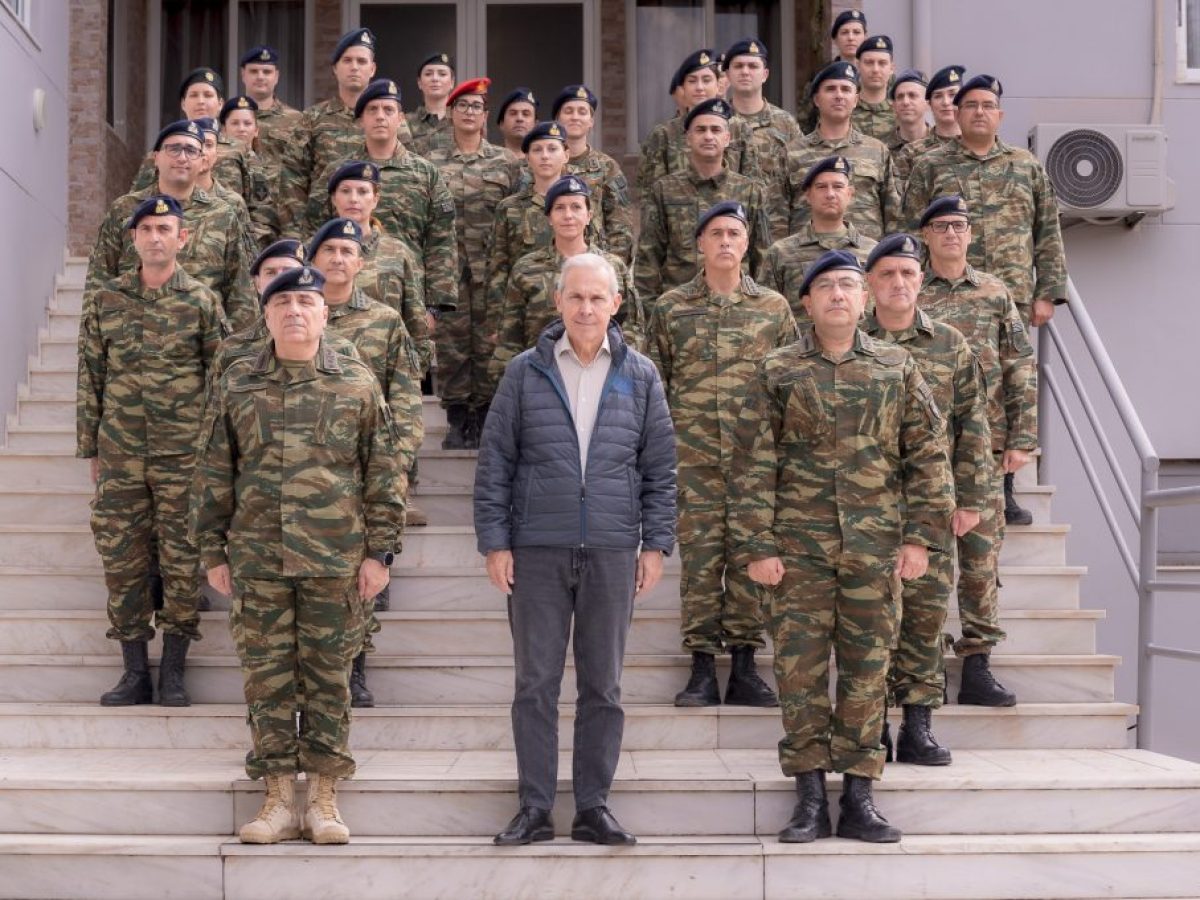 O &Upsilon;&phi;&upsilon;&pi;&omicron;&upsilon;&rho;&gamma;ό&sigmaf; &Delta;&alpha;&beta;ά&kappa;&eta;&sigmaf; &tau;&eta;&nu; έ&delta;&rho;&alpha; &tau;&eta;&sigmaf; 98 &Alpha;&Delta;&Tau;&Epsilon; &laquo;&Alpha;&Rho;&Chi;&Iota;&Pi;&Epsilon;&Lambda;&Alpha;&Gamma;&Omicron;&Sigma;&raquo; &sigma;&tau;&eta; &Lambda;έ&sigma;&beta;&omicron; &ndash; veteranos |&Epsilon;&theta;&nu;&iota;&kappa;ά &Theta;έ&mu;&alpha;&tau;&alpha;
