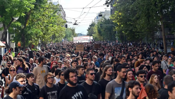 &Gamma;&iota;&alpha; &laquo;&nu;&alpha; &gamma;ί&nu;&epsilon;&iota; &tau;&eta;&sigmaf; &Gamma;&alpha;&lambda;&lambda;ί&alpha;&sigmaf;&raquo; &chi;&rho;&epsilon;&iota;ά&zeta;&epsilon;&tau;&alpha;&iota; &pi;&nu;&epsilon;ύ&mu;&alpha; &alpha;&nu;&alpha;&tau;&rho;&omicron;&pi;ή&sigmaf;