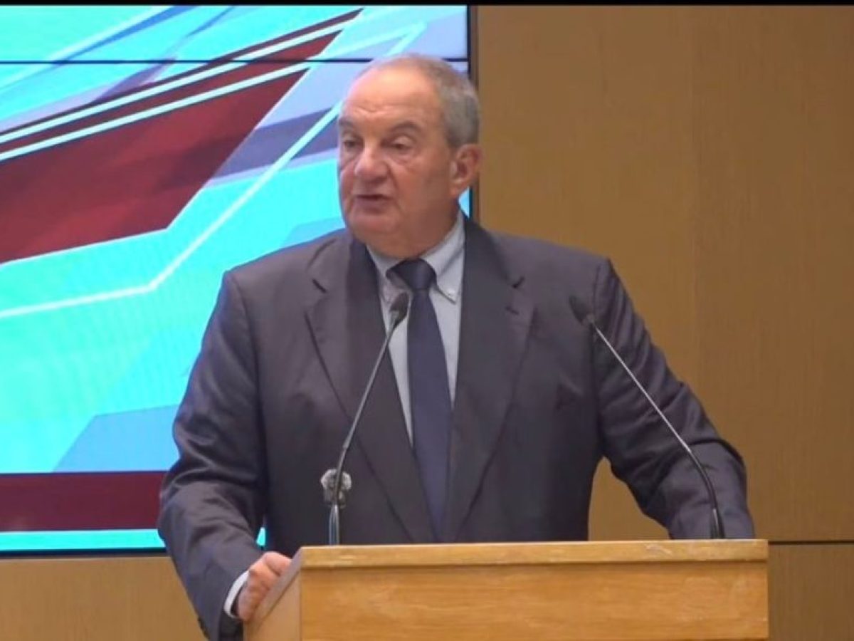 &Kappa;ώ&sigma;&tau;&alpha;&sigmaf; &Kappa;&alpha;&rho;&alpha;&mu;&alpha;&nu;&lambda;ή&sigmaf;: &Eta; &alpha;&nu;&omicron;&chi;ή &sigma;&tau;&eta;&nu; &beta;ά&rho;&beta;&alpha;&rho;&eta; &Tau;&omicron;&upsilon;&rho;&kappa;ί&alpha; &gamma;&kappa;&rho;&epsilon;&mu;ί&zeta;&epsilon;&iota; &tau;&omicron; &epsilon;&upsilon;&rho;&omega;&pi;&alpha;ϊ&kappa;ό &alpha;&phi;ή&gamma;&eta;&mu;&alpha; &pi;&epsilon;&rho;ί &laquo;&eta;&theta;&iota;&kappa;ή&sigmaf;&raquo;