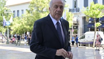 &Beta;ό&mu;&beta;&alpha; &Alpha;&beta;&rho;&alpha;&mu;ό&pi;&omicron;&upsilon;&lambda;&omicron;&upsilon; &gamma;&iota;&alpha; &sigma;&upsilon;&gamma;&kappa;&upsilon;&beta;έ&rho;&nu;&eta;&sigma;&eta; &mu;&epsilon; &Tau;&sigma;ί&pi;&rho;&alpha;: &laquo;&Mu;&epsilon; &tau;&eta; &Delta;&epsilon;&xi;&iota;ά &sigma;&upsilon;&nu;&epsilon;&rho;&gamma;ά&sigma;&tau;&eta;&kappa;&epsilon;, &sigma;&tau;&eta;&nu; &Kappa;&epsilon;&nu;&tau;&rho;&omicron;&delta;&epsilon;&xi;&iota;ά &theta;&alpha; &kappa;&omicron;&lambda;&lambda;ή&sigma;&epsilon;&iota;;&raquo; | Pagenews.gr