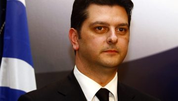 EL &ndash; &Alpha;&pi;&omicron;&chi;&omega;&rho;&epsilon;ί &omicron; &Mu;&iota;&chi;ά&lambda;&eta;&sigmaf; &Mu;&pi;&epsilon;&kappa;ί&rho;&eta;&sigmaf;: &laquo;&Delta;&epsilon;&nu; &alpha;&pi;&omicron;&tau;&epsilon;&lambda;&epsilon;ί &upsilon;&pi;&omicron;&chi;ώ&rho;&eta;&sigma;&eta; &omicron;ύ&tau;&epsilon; &alpha;&pi;&omicron;&delta;&omicron;&chi;ή &omicron;&pi;&omicron;&iota;&alpha;&sigma;&delta;ή&pi;&omicron;&tau;&epsilon; &kappa;&alpha;&tau;&eta;&gamma;&omicron;&rho;ί&alpha;&sigmaf;&raquo;