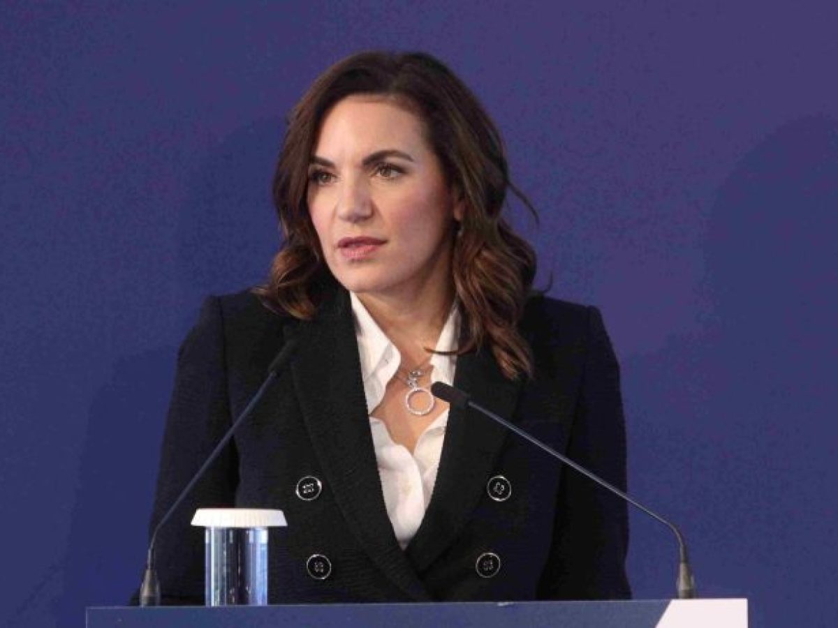 EL &ndash; &Eta; &upsilon;&pi;&omicron;&upsilon;&rho;&gamma;ό&sigmaf; &Tau;&omicron;&upsilon;&rho;&iota;&sigma;&mu;&omicron;ύ Ό&lambda;&gamma;&alpha; &Kappa;&epsilon;&phi;&alpha;&lambda;&omicron;&gamma;&iota;ά&nu;&nu;&eta; &sigma;&upsilon;&nu;&alpha;&nu;&tau;ή&theta;&eta;&kappa;&epsilon; &mu;&epsilon; &tau;&eta;&nu; &eta;&gamma;&epsilon;&sigma;ί&alpha; &tau;&eta;&sigmaf; UNESCO &sigma;&tau;&omicron; &Pi;&alpha;&rho;ί&sigma;&iota;