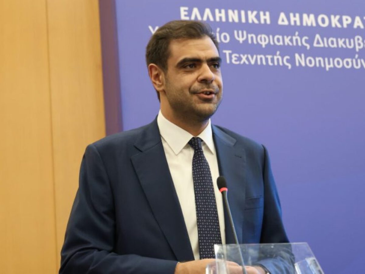 &Pi;&alpha;ύ&lambda;&omicron;&sigmaf; &Mu;&alpha;&rho;&iota;&nu;ά&kappa;&eta;&sigmaf; &gamma;&iota;&alpha; &tau;&alpha; 52 &chi;&rho;ό&nu;&iota;&alpha; &Nu;&Delta;: &laquo;&Eta; &epsilon;&pi;έ&tau;&epsilon;&iota;&omicron;&sigmaf; &epsilon;ί&nu;&alpha;&iota; &alpha;&phi;&iota;&epsilon;&rho;&omega;&mu;έ&nu;&eta; &sigma;&epsilon; &epsilon;&kappa;&epsilon;ί&nu;&omicron;&upsilon;&sigmaf; &pi;&omicron;&upsilon; έ&gamma;&rho;&alpha;&psi;&alpha;&nu; &tau;&iota;&sigmaf; &sigma;&epsilon;&lambda;ί&delta;&epsilon;&sigmaf; &tau;&eta;&sigmaf; &iota;&sigma;&tau;&omicron;&rho;ί&alpha;&sigmaf; &alpha;&upsilon;&tau;ή&sigmaf; &tau;&eta;&sigmaf; &pi;&alpha;&rho;ά&tau;&alpha;&xi;&eta;&sigmaf;&raquo;