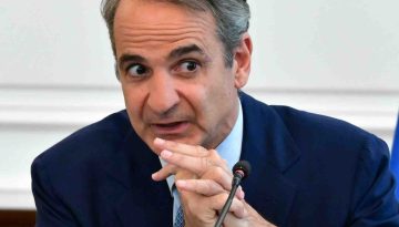EL &ndash; &Mu;&eta;&tau;&sigma;&omicron;&tau;ά&kappa;&eta;&sigmaf;: &laquo;&Sigma;ή&mu;&epsilon;&rho;&alpha; &delta;&epsilon;&nu; &phi;&omega;&tau;ί&zeta;&omicron;&upsilon;&mu;&epsilon; &mu;ό&nu;&omicron; &tau;&omicron;&nu; &Lambda;&epsilon;&upsilon;&kappa;ό &Pi;ύ&rho;&gamma;&omicron;, &alpha;&lambda;&lambda;ά &phi;&omega;&tau;ί&zeta;&omicron;&upsilon;&mu;&epsilon; &kappa;&alpha;&iota; &omicron;&lambda;ό&kappa;&lambda;&eta;&rho;&eta; &tau;&eta; &Theta;&epsilon;&sigma;&sigma;&alpha;&lambda;&omicron;&nu;ί&kappa;&eta;