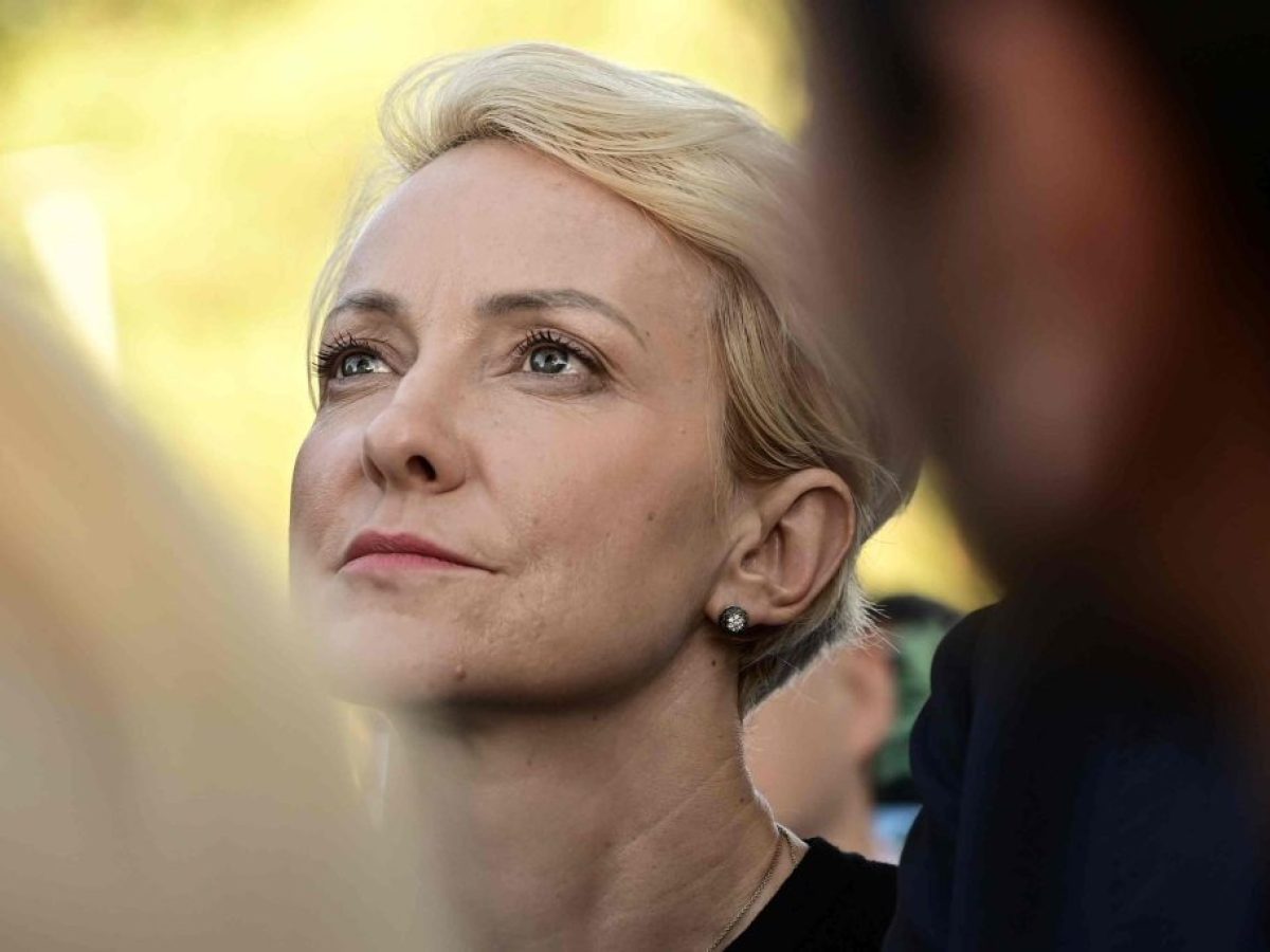 EL &ndash; &Alpha;&lambda;. &Sigma;&delta;&omicron;ύ&kappa;&omicron;&upsilon;: &Theta;&alpha; &delta;&iota;&alpha;&theta;έ&sigma;&omicron;&upsilon;&mu;&epsilon; &mu;έ&chi;&rho;&iota; &kappa;&alpha;&iota; &tau;&omicron; &tau;&epsilon;&lambda;&epsilon;&upsilon;&tau;&alpha;ί&omicron; &epsilon;&upsilon;&rho;ώ &gamma;&iota;&alpha; &nu;&alpha; &sigma;&tau;&eta;&rho;ί&xi;&omicron;&upsilon;&mu;&epsilon; &tau;&omicron;&upsilon;&sigmaf; &pi;&omicron;&lambda;ί&tau;&epsilon;&sigmaf; &sigma;&chi;&epsilon;&tau;&iota;&kappa;ά &mu;&epsilon; &tau;&omicron; &pi;&epsilon;&tau;&rho;έ&lambda;&alpha;&iota;&omicron; &theta;έ&rho;&mu;&alpha;&nu;&sigma;&eta;&sigmaf;