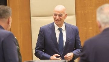 &Sigma;&tau;&eta; &Gamma;&alpha;&lambda;&lambda;ί&alpha; &omicron; &Nu;ί&kappa;&omicron;&sigmaf; &Delta;έ&nu;&delta;&iota;&alpha;&sigmaf; &gamma;&iota;&alpha; &tau;&eta;&nu; &tau;&epsilon;&lambda;&epsilon;&tau;ή ύ&psi;&omega;&sigma;&eta;&sigmaf; &tau;&eta;&sigmaf; &epsilon;&lambda;&lambda;&eta;&nu;&iota;&kappa;ή&sigmaf; &sigma;&eta;&mu;&alpha;ί&alpha;&sigmaf; &sigma;&tau;&eta; &delta;&epsilon;ύ&tau;&epsilon;&rho;&eta; &phi;&rho;&epsilon;&gamma;ά&tau;&alpha; Belharra &ldquo;&Nu;έ&alpha;&rho;&chi;&omicron;&sigmaf;&rdquo;